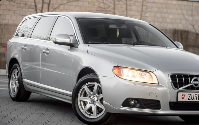 Volvo V70 cena 27900 przebieg: 276326, rok produkcji 2011 z Radom małe 631
